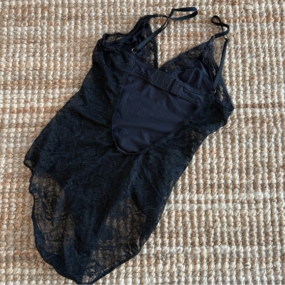 Aritzia Wilfred Lace Black Leotard-Style Top/One-Piece Top Sz XS - Picture 2 of 4